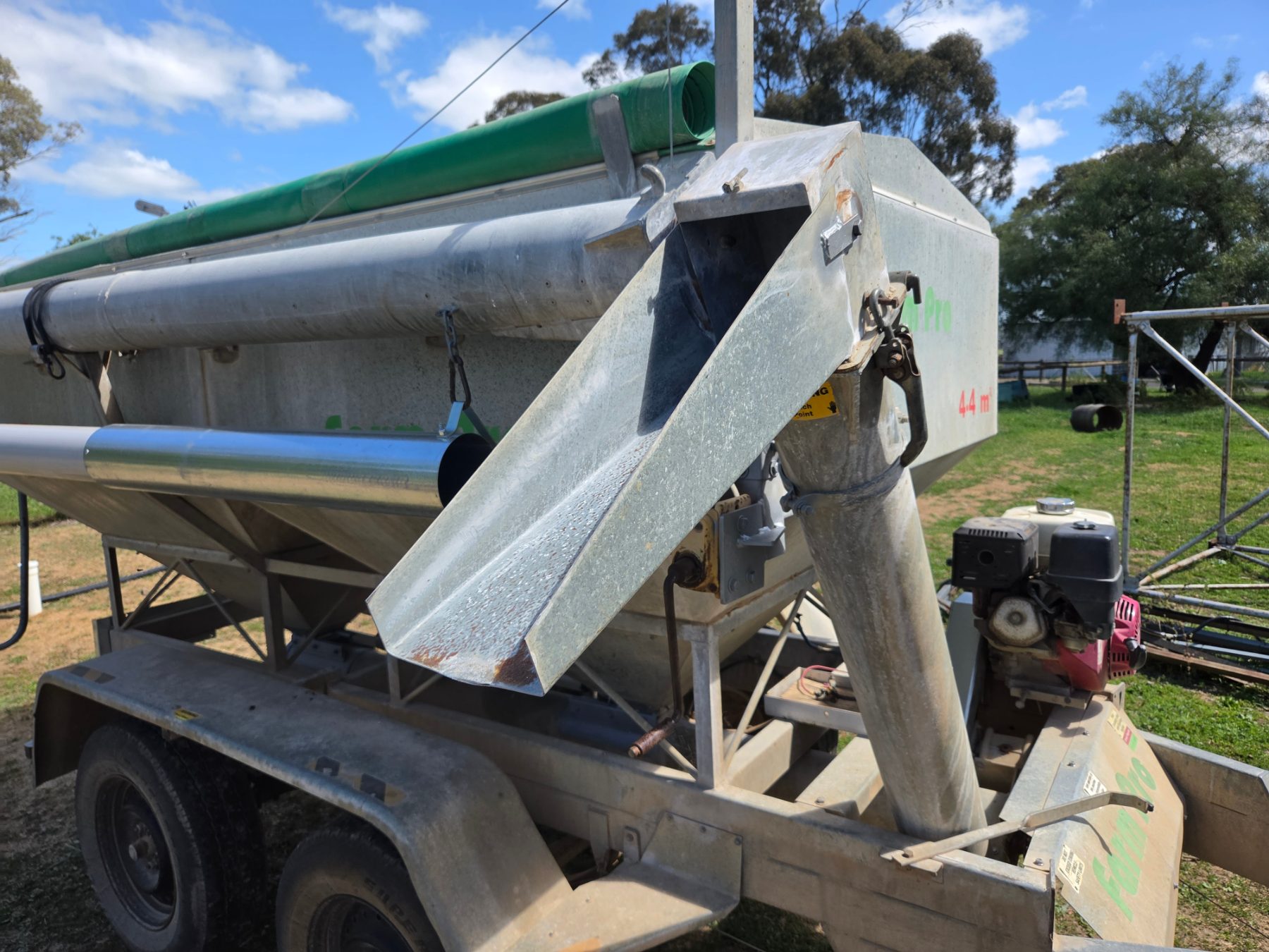 Used - 2012 Farm Pro 4.4 Twin Grouper Trailer - photo 9