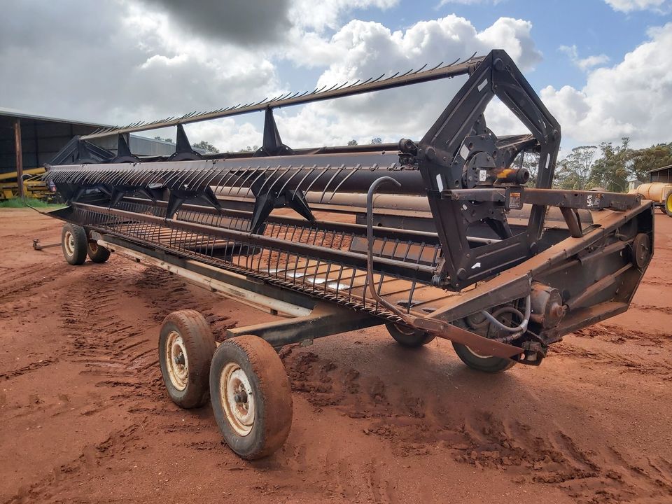 1995 MacDon 9000 Swather with Haybine Front - photo 3