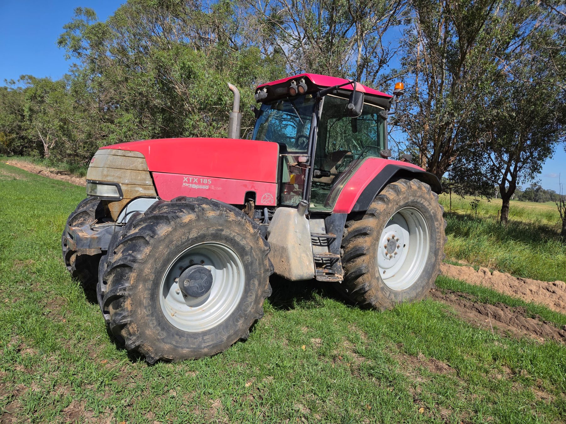 Used - 2009 McCormick XTX-185 Tractor - photo 4