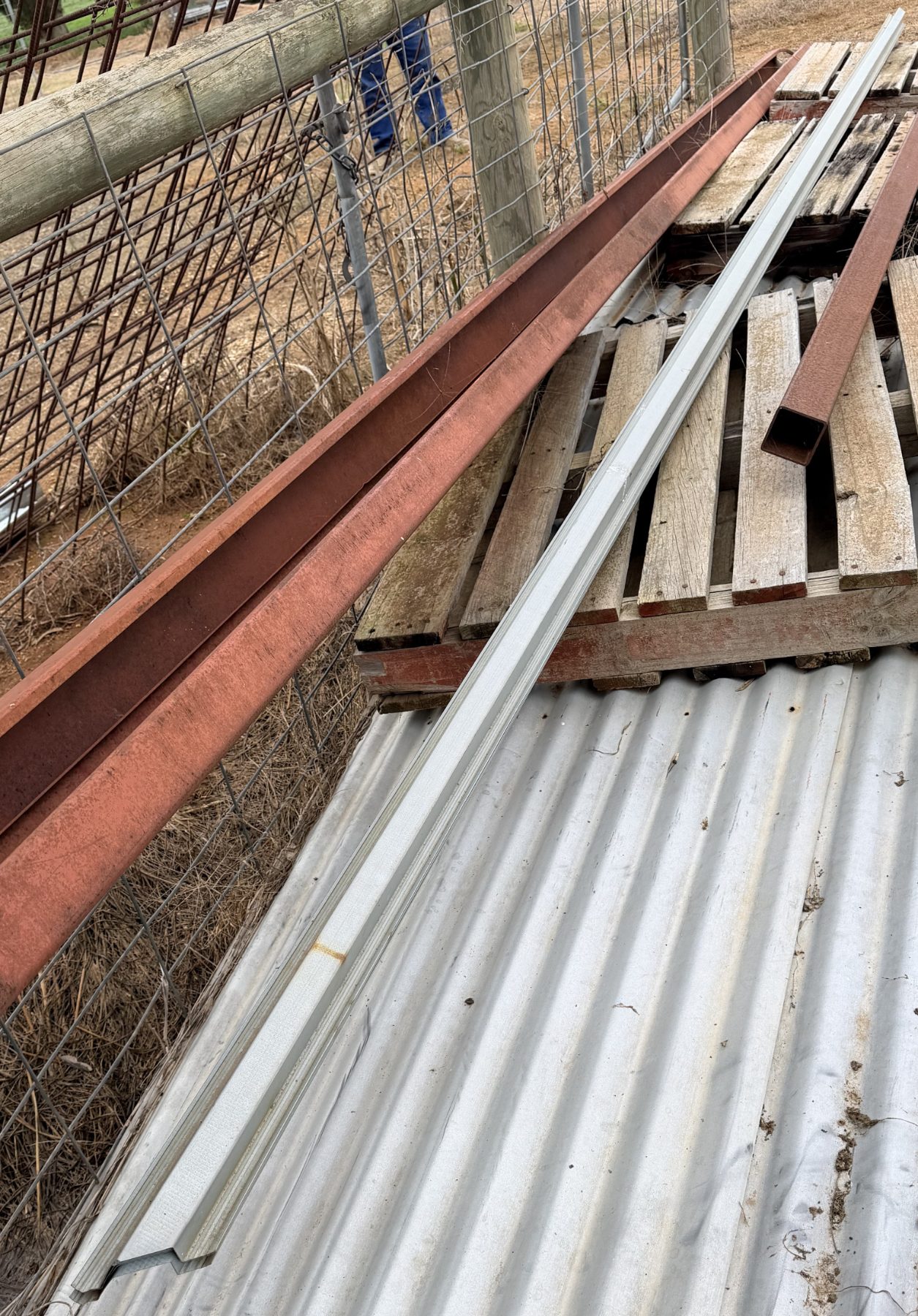 4 x 5m ceiling battens & 3m length of heavy box section steel - photo 2