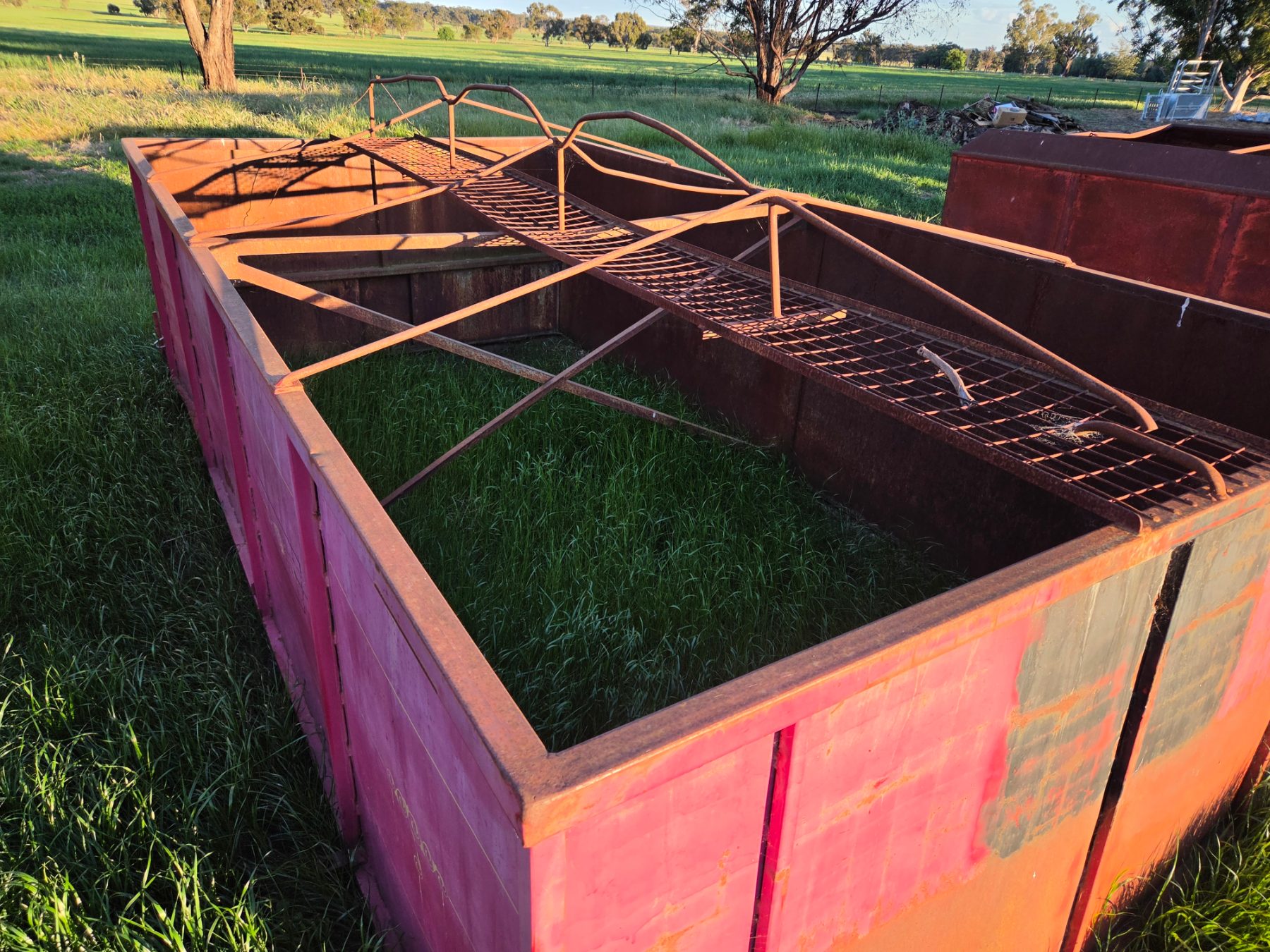 Used - 18ft Truck Grain Bin - photo 5