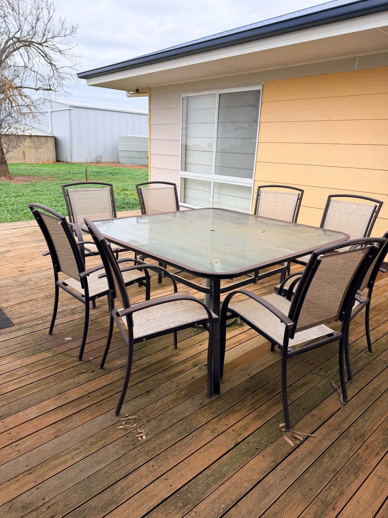 7 piece square outdoor setting - photo 2