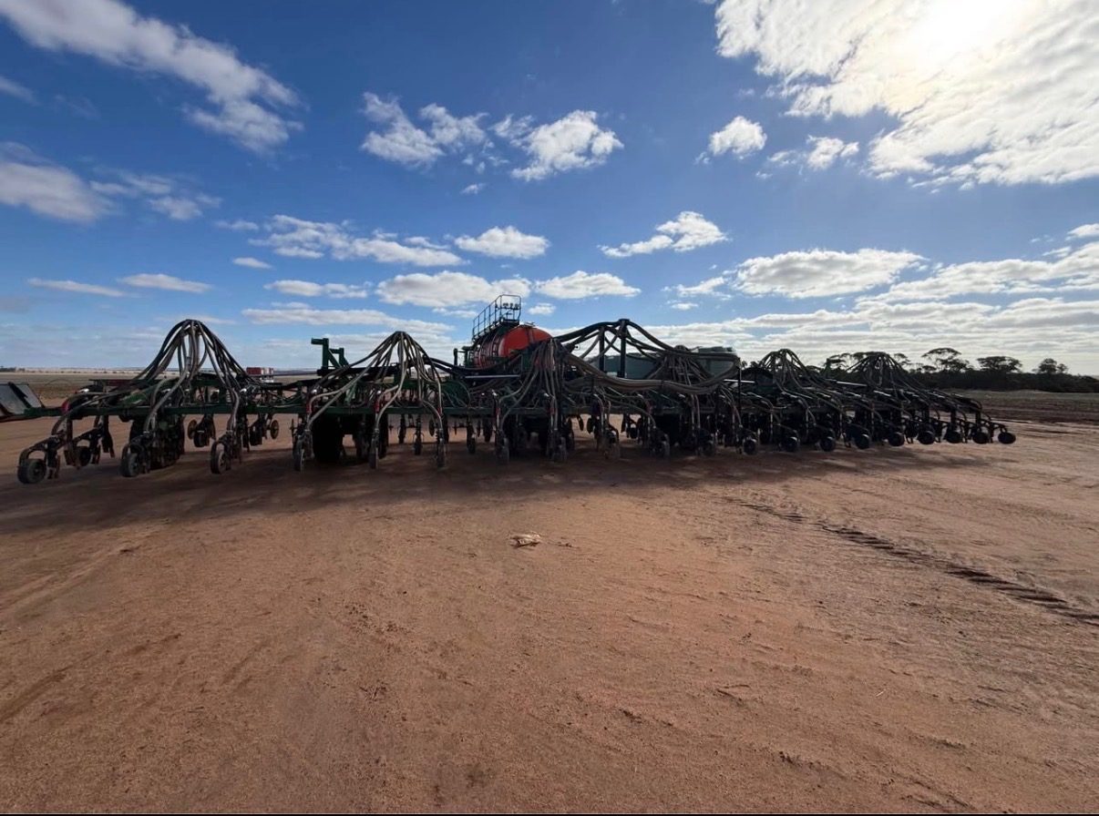 AusPlow DBS D300 60 Ft Airseeder Bar - photo 5