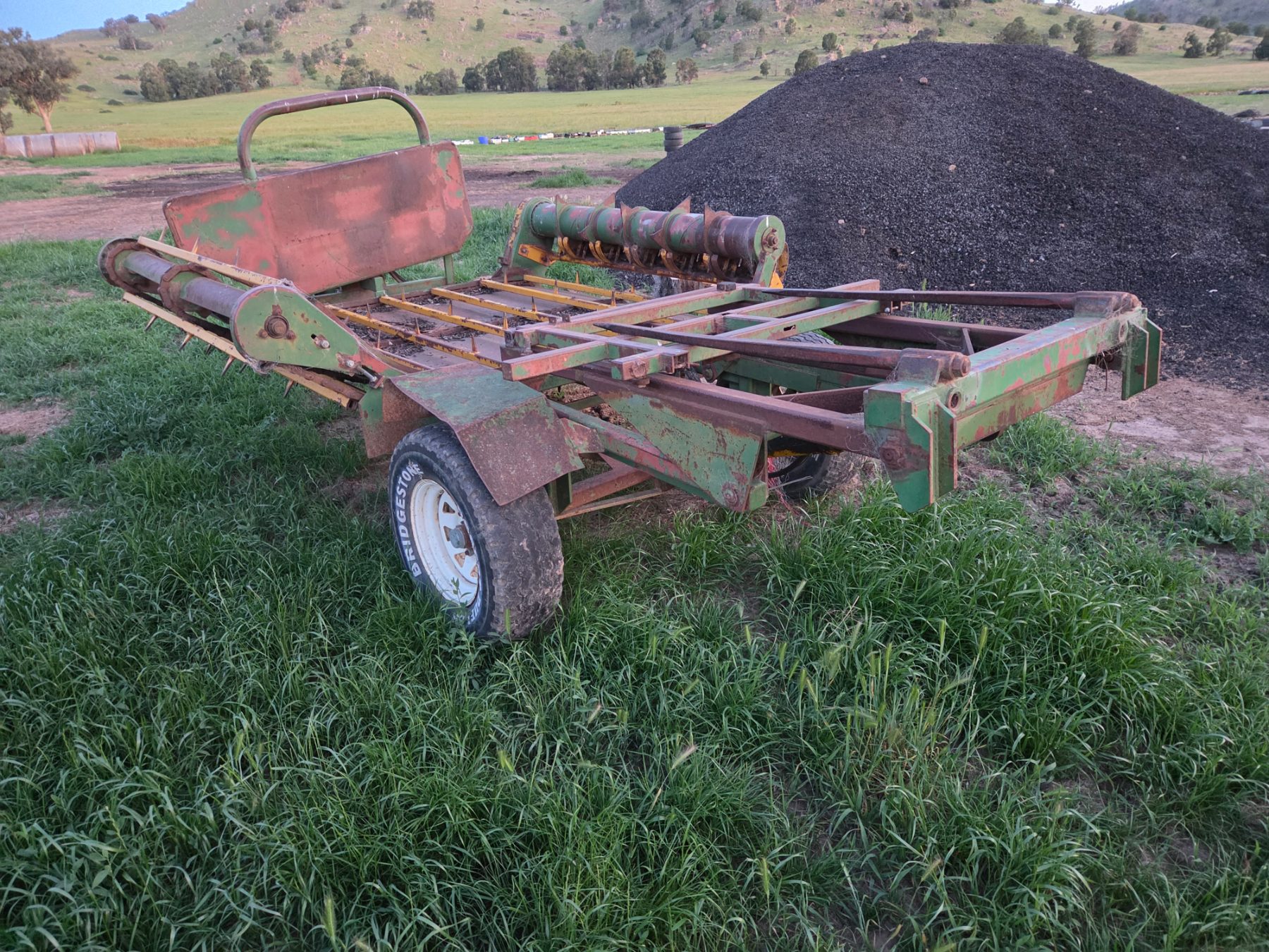 Used - Econo-Feeder Hay Sidewinder Feedout Wagon - photo 3