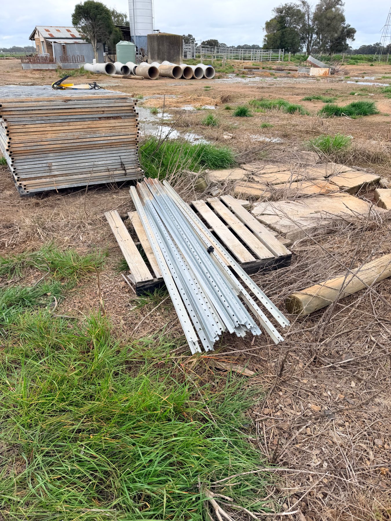 20 x 2.4m star posts