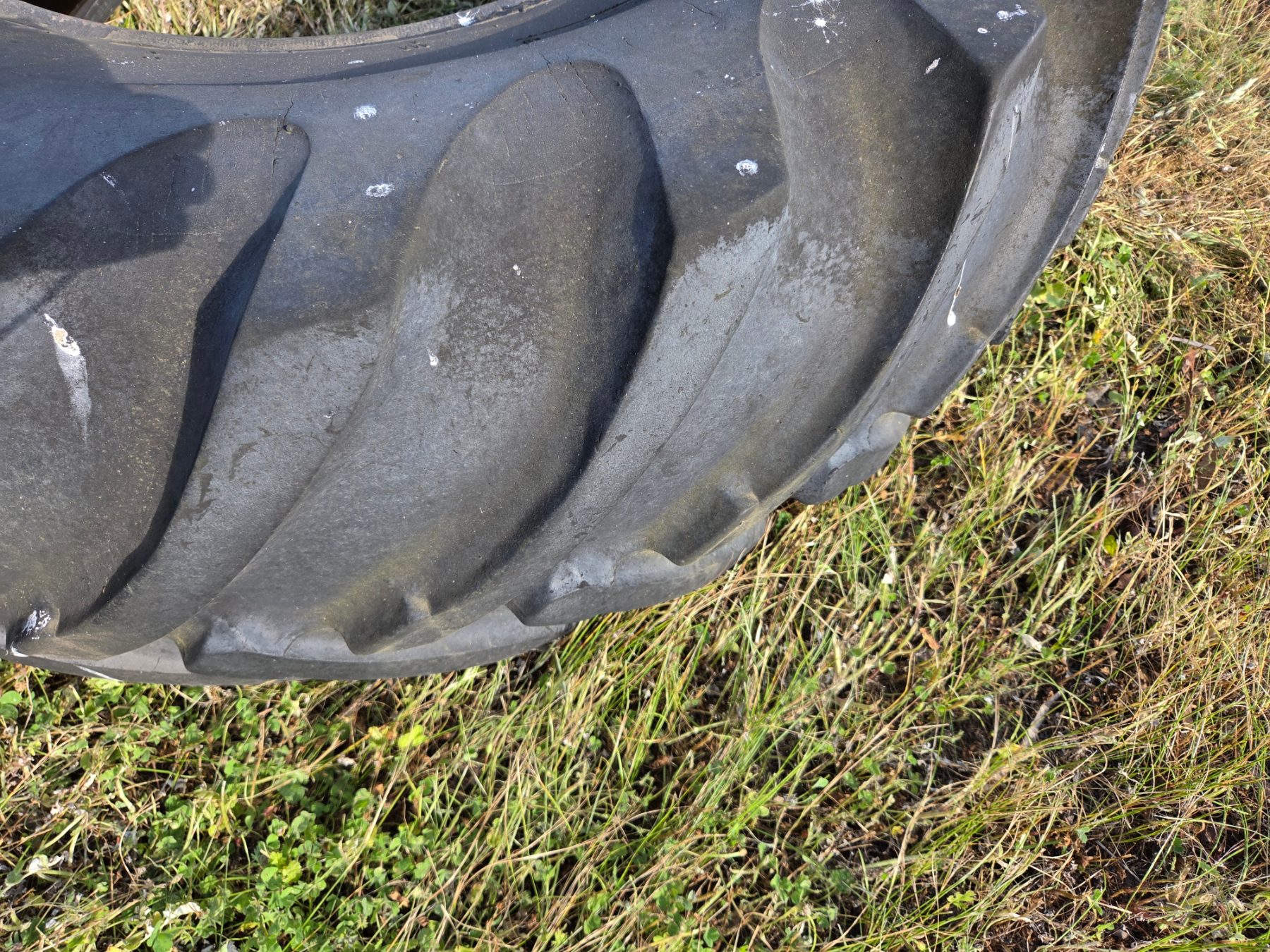 Used - Dunlop 23.1-30 Tractor Tyre - photo 5