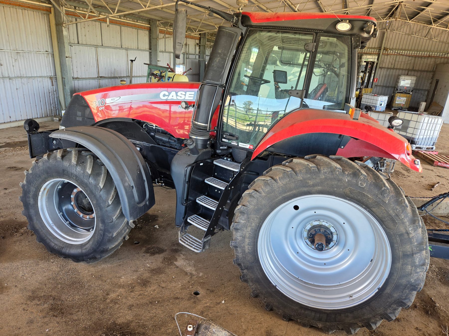 2020 Case Magnum 310 CVT - photo 7
