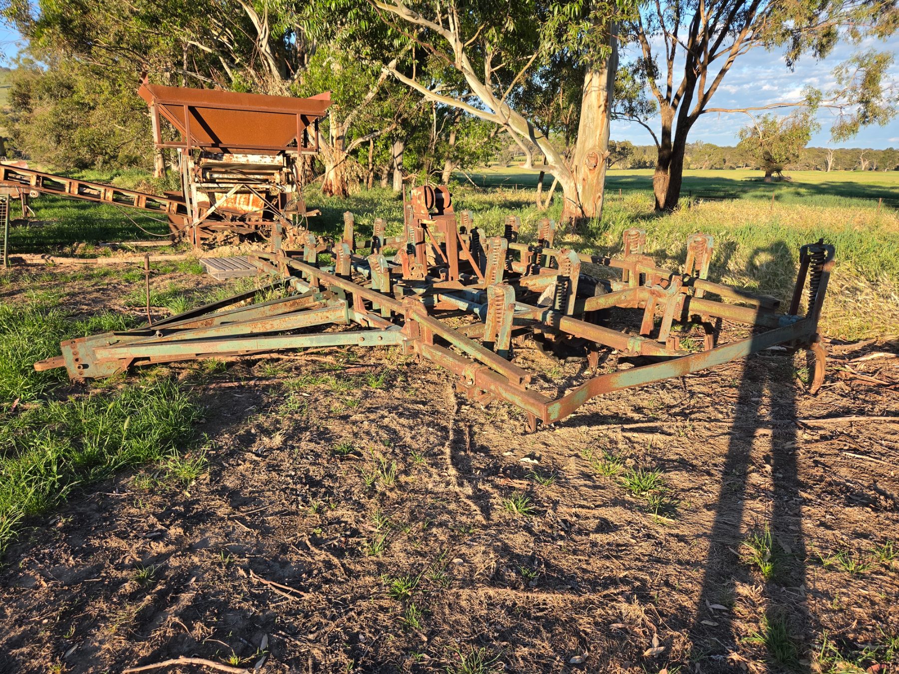 Used - John Shearer H/duty Chisel Plough - photo 3