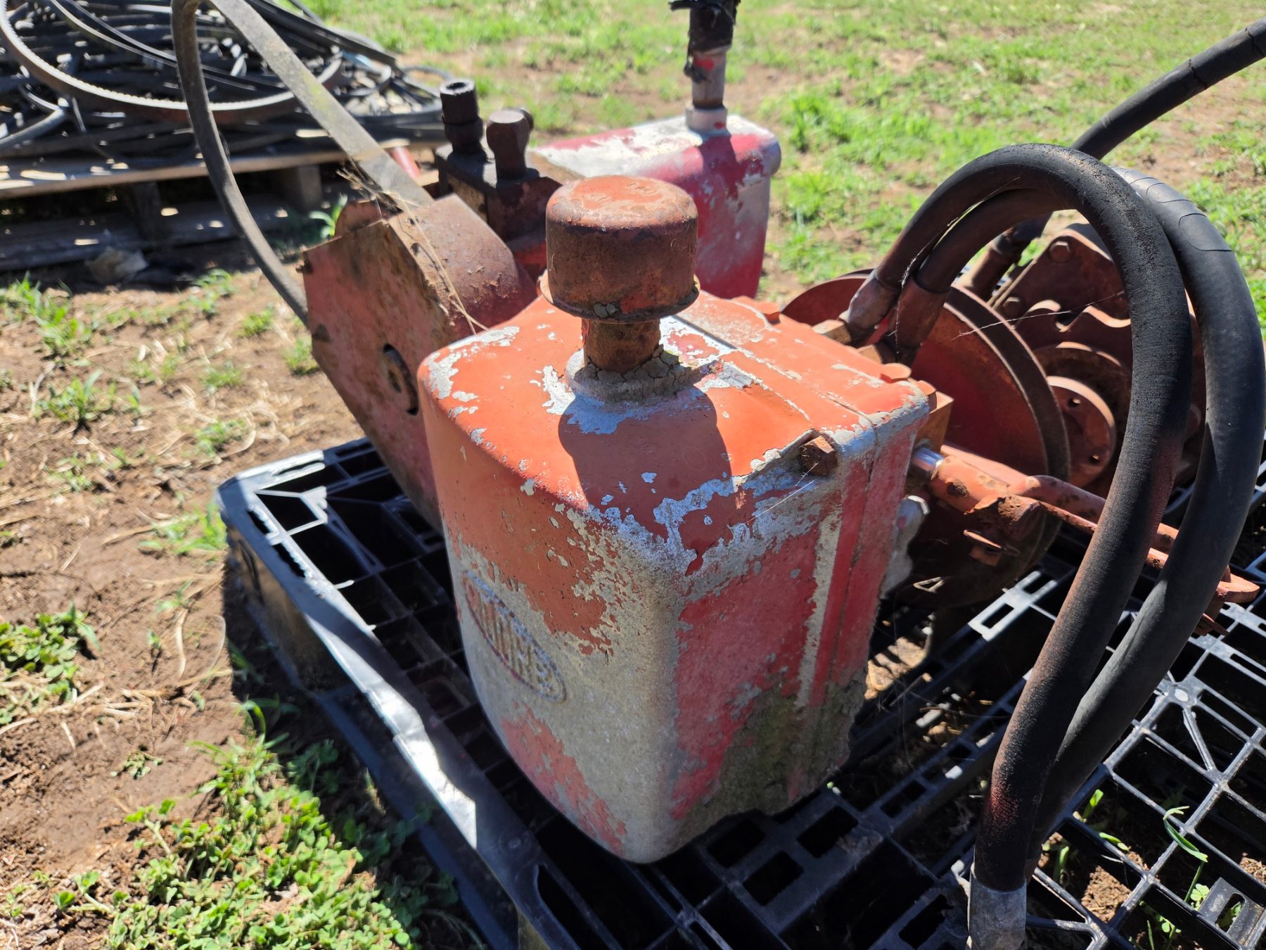Used - 2x Hydraulic Pumps - photo 4