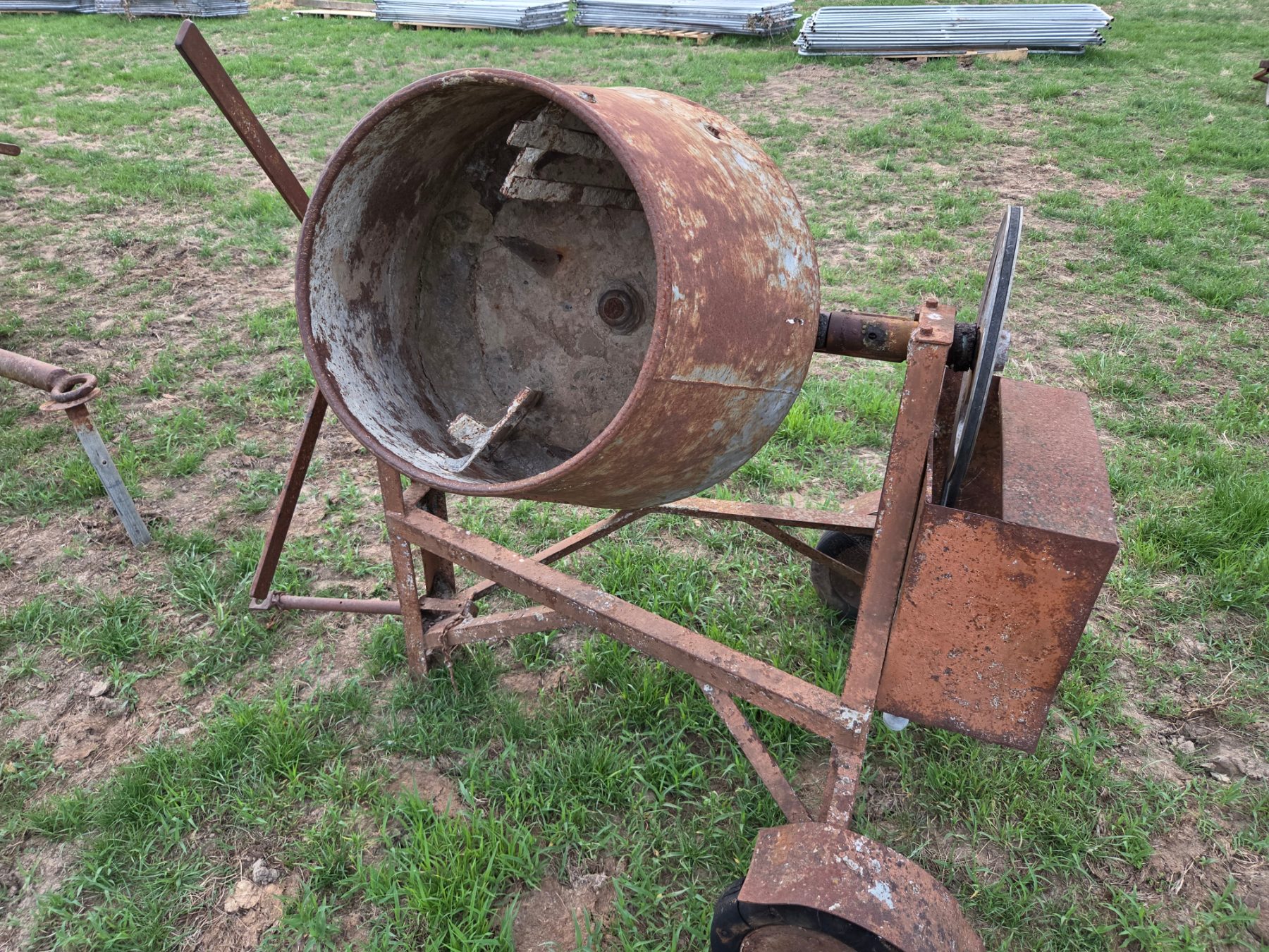 Used - 240v Electric Cement Mixer - photo 3