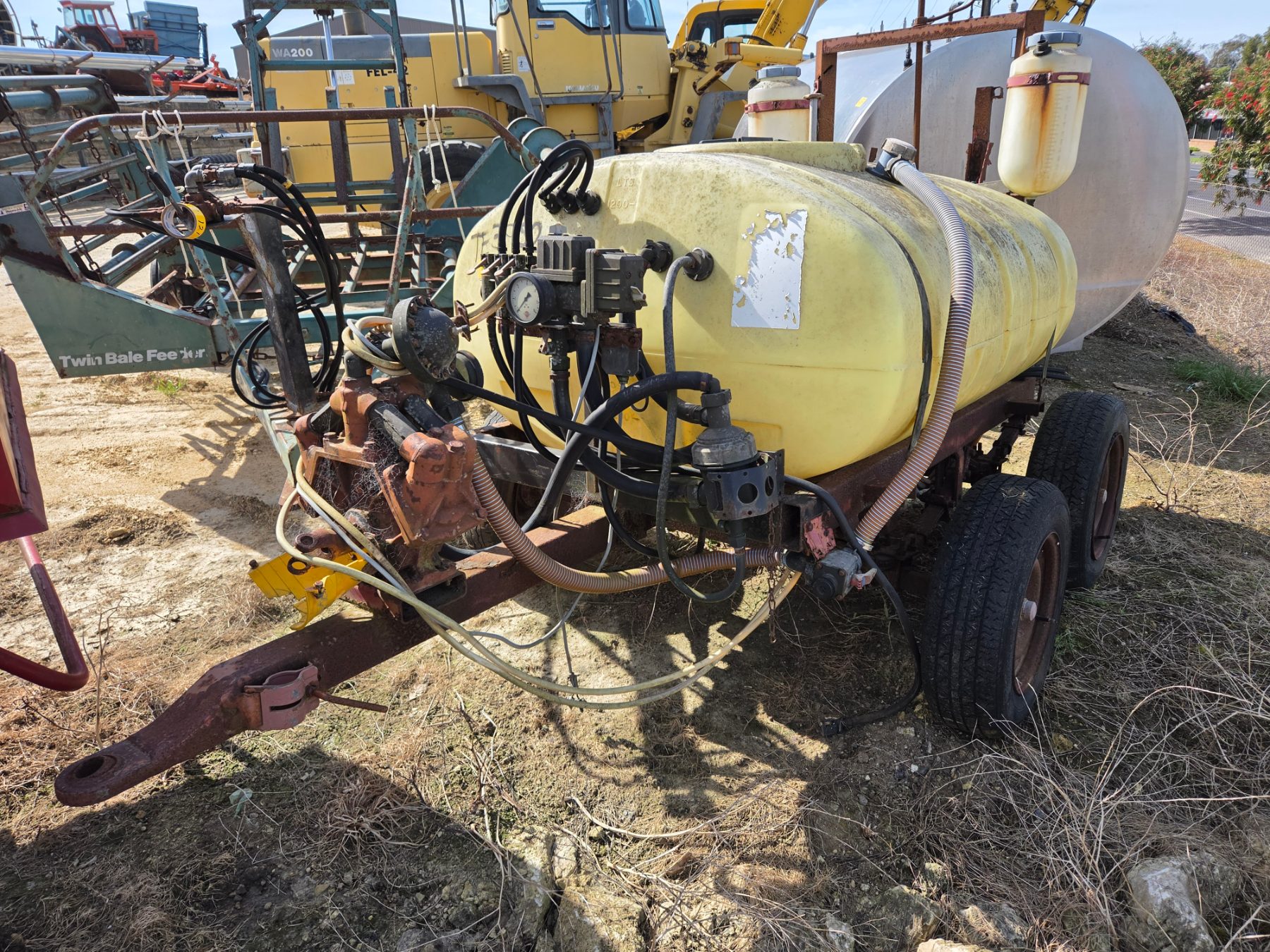1200 Ltr Hardi Spray Trailer - photo 3