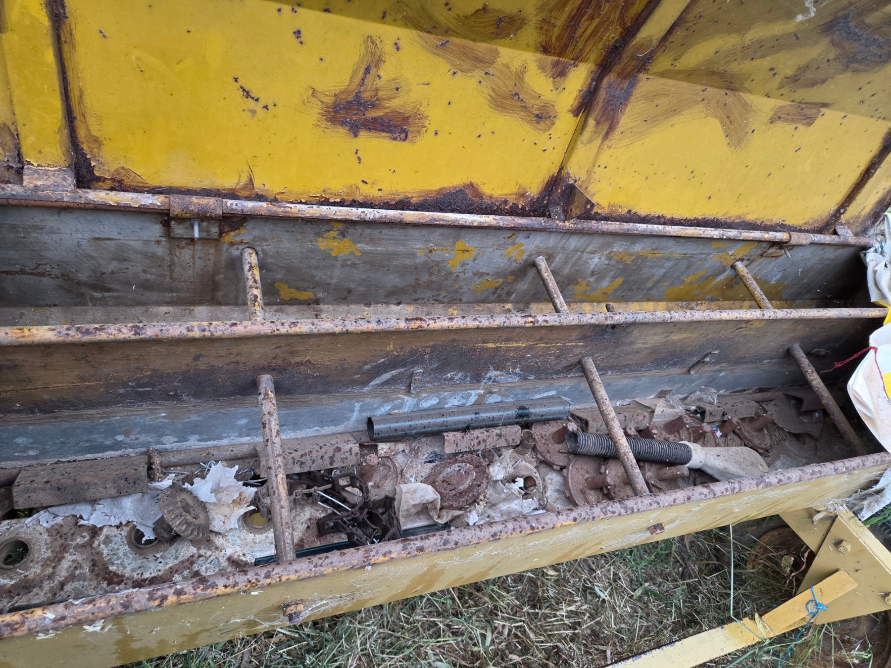 Used - Connor Shea 14 Run Trailing Disc Seeder - photo 7