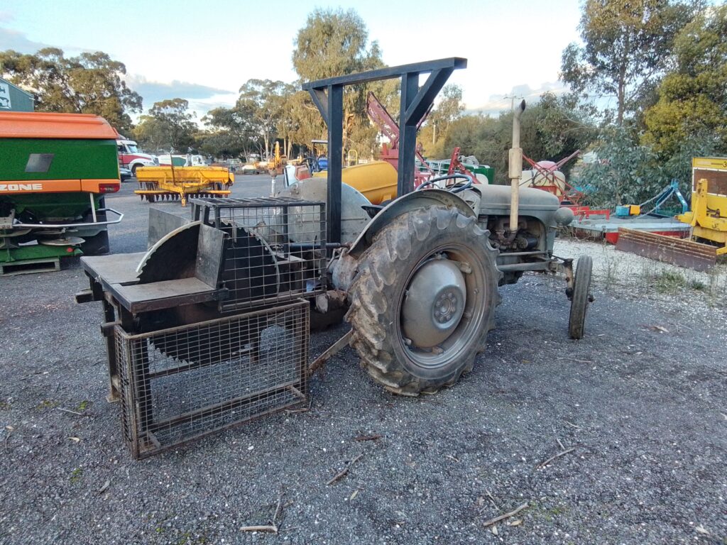 Massey TEA with 3PL Saw-Bench - photo 2