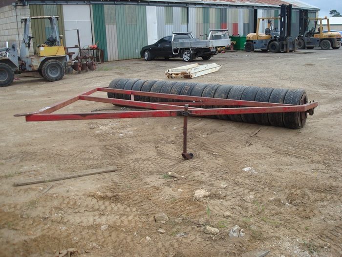 Rubber Tyre Roller - 4.4m wide - photo 2