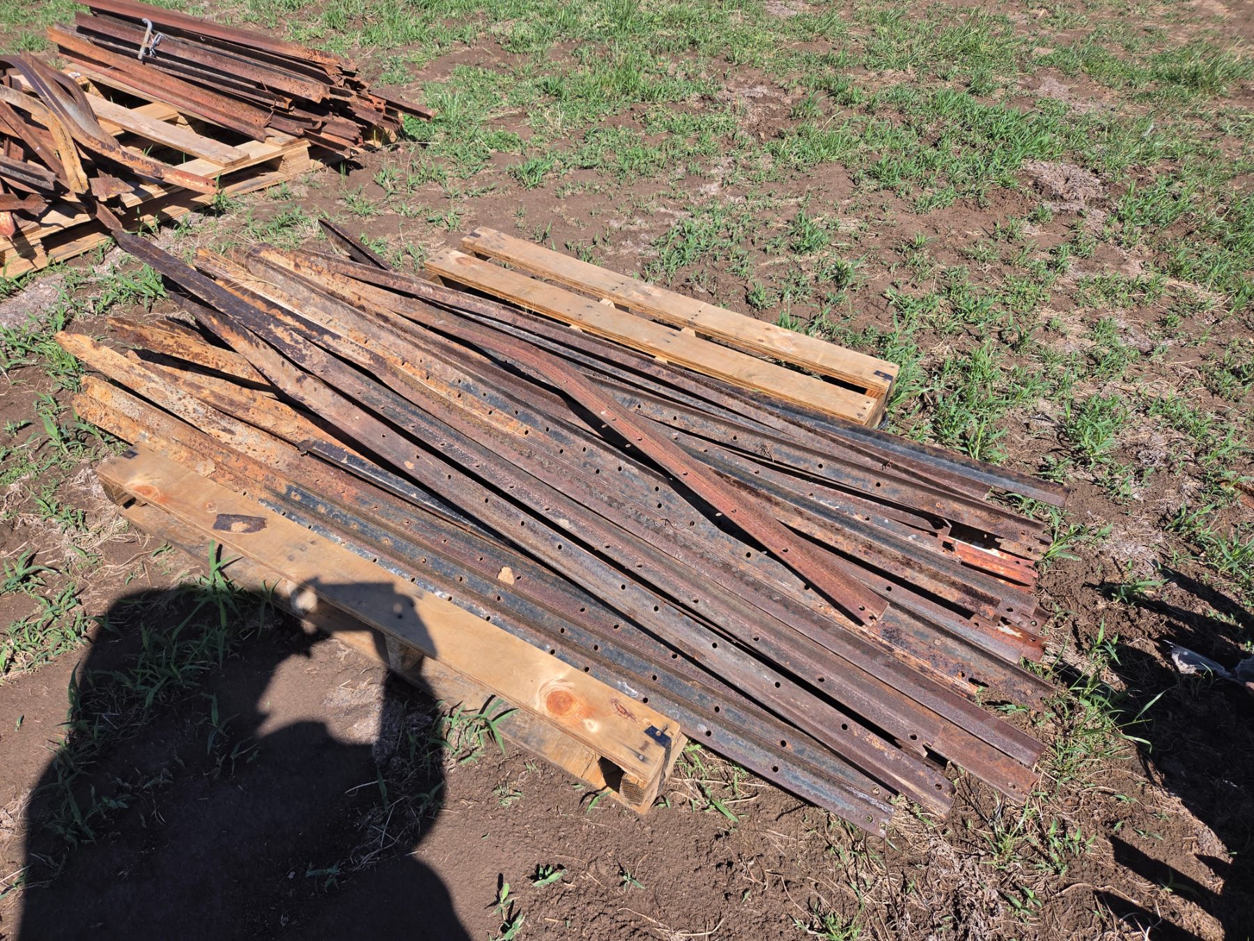Used - Pallet (D) of 40 Used Star Posts - photo 3
