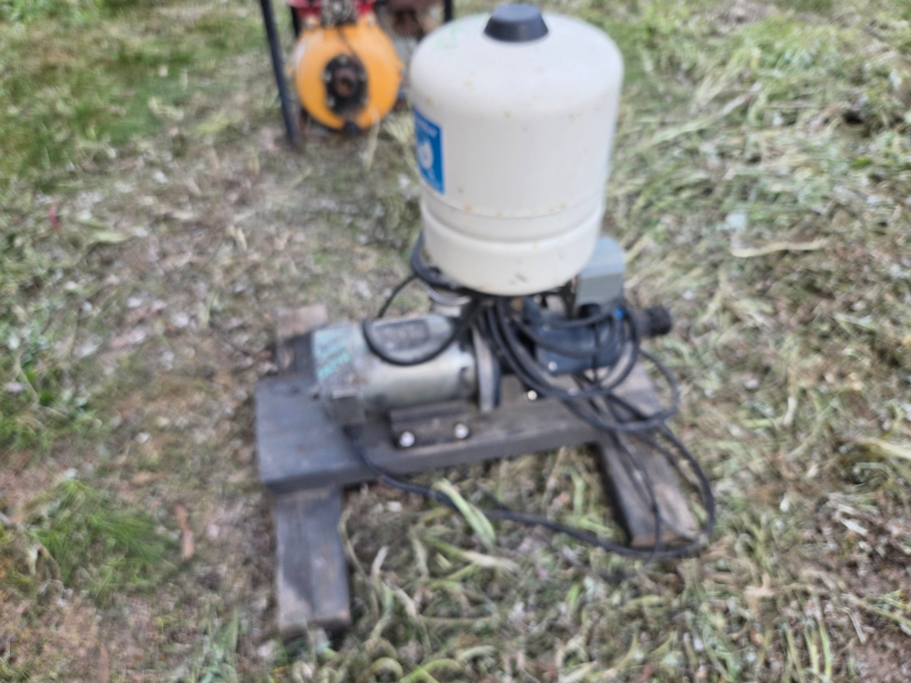 Used - 240v Domestic Pressure Pump - photo 3