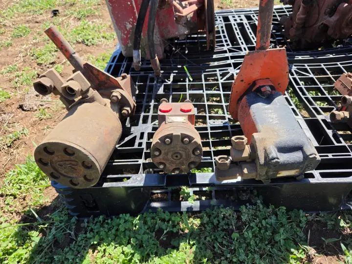 Used - 3x Hydraulic Drive Motors