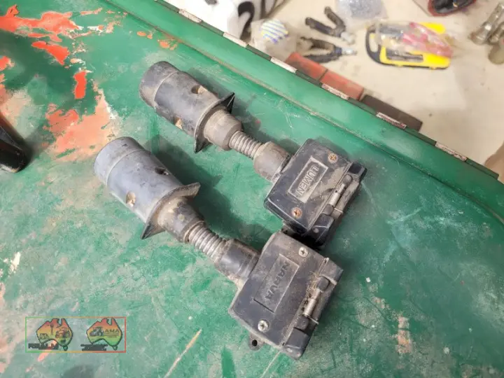 Flat to Round 7pin Trailer Adapters (x2)