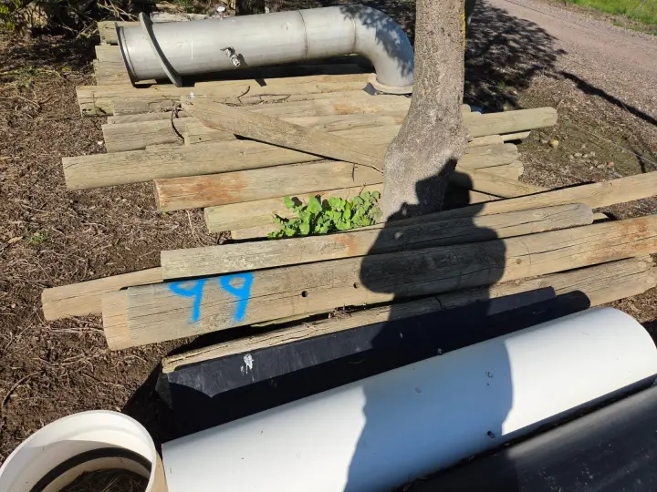 99x Assorted Pine Fence Posts