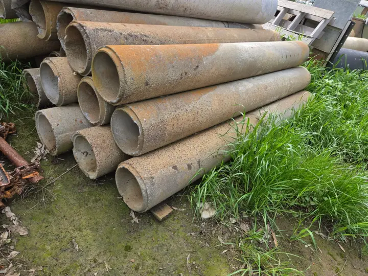 18x Used Concrete Pipes 8ft x 9in