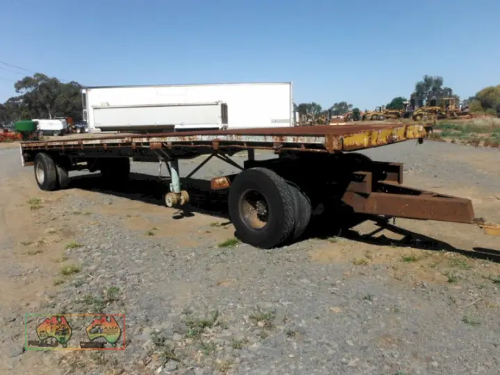 34′ Single axle hay trailer with Dolly