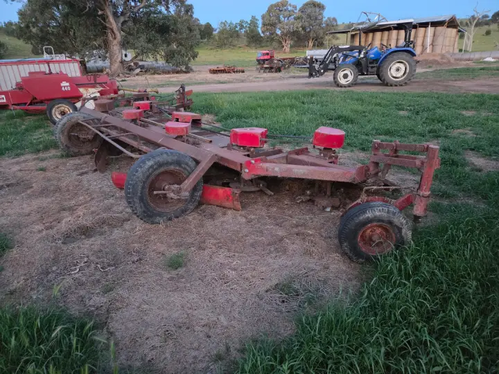 Used - Loxton 7 Disc Mower