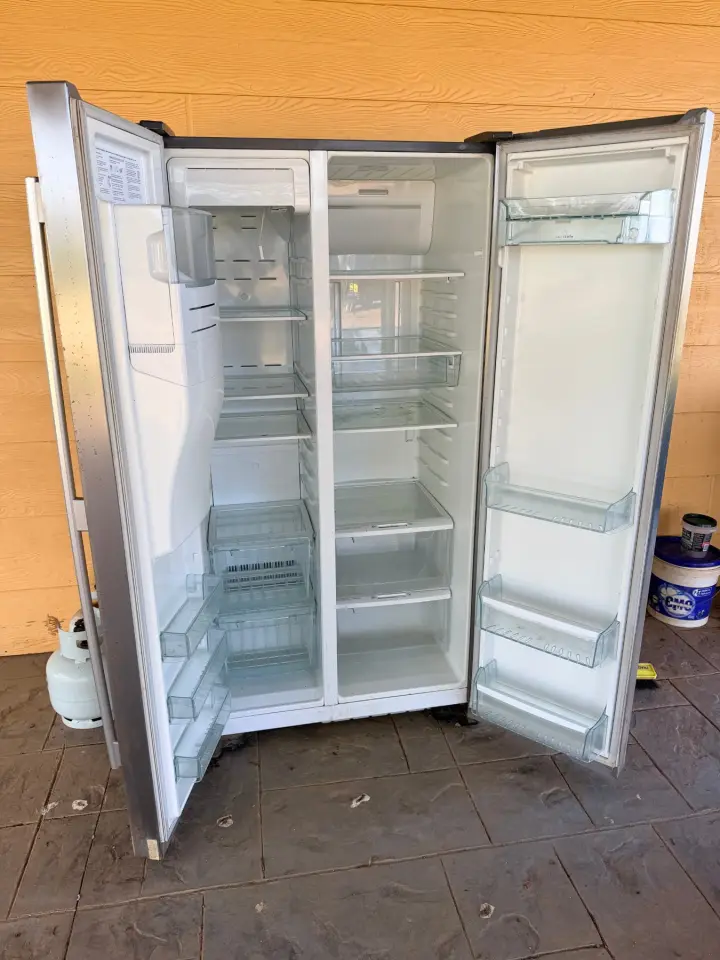 Working 555L Westinghouse Fridge Freezer