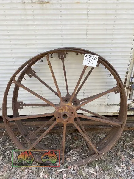 2x Large old steel wheels diameter 1370mm
