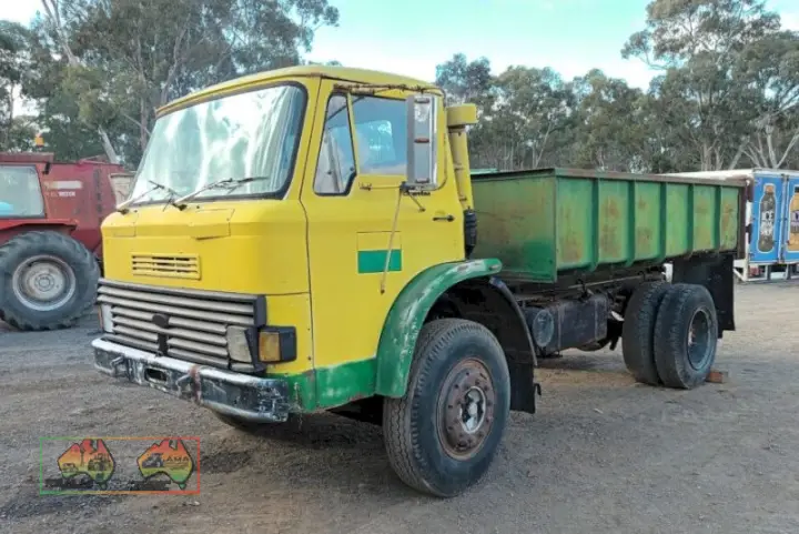 Ford D Series Tip Truck