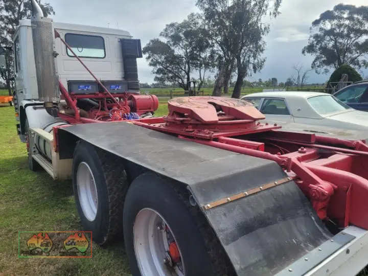 1990 Scania P113-360 Prime Mover