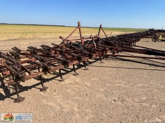 740 International - Folding Scarifier - 69 Tynes