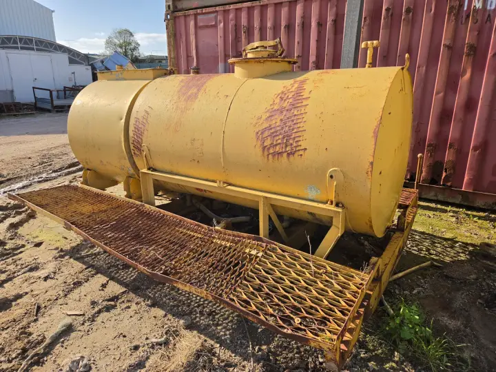 Slip-on Dual Fuel Tanks