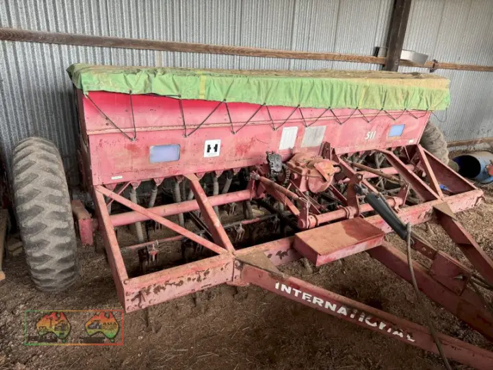 International 511 combine 20 run