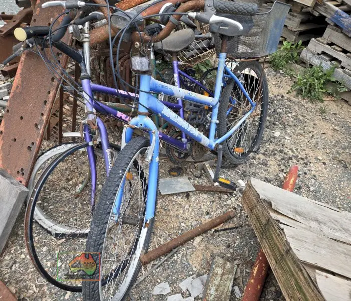 3x Bikes, 1x fold-up frame