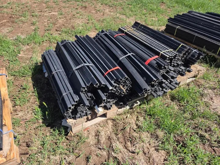 Used - Pallet (B) of Electric Fence Poly Droppers