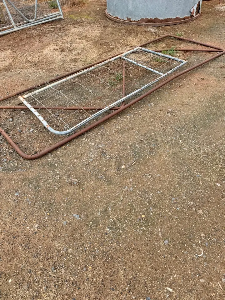 2 farm gates