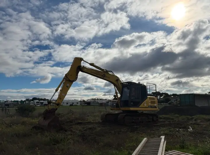 2016 Sumitomo SH130-6 ~ 6,300 Eng. Hrs ~ (VIN: SMT130A6T00BH1131) ~ includes Hyd. Rock Grab & 5 Buckets