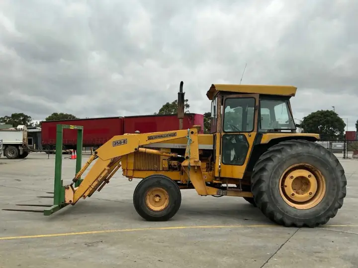 Chamberlain 4080 Tractor with FEL