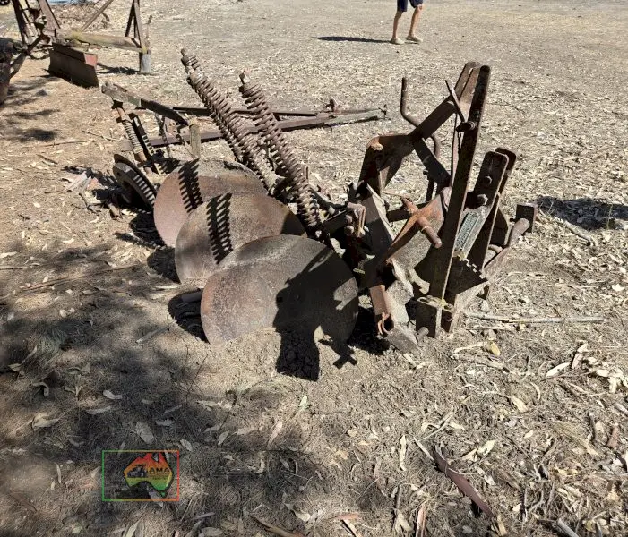 3 Disc Daniel Harvey Linkage Plough