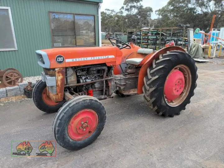 Massey Ferguson MF-130 Deluxe