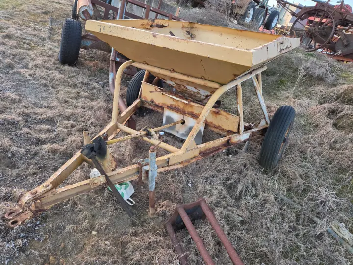 Trailing PTO Fert. Spreader