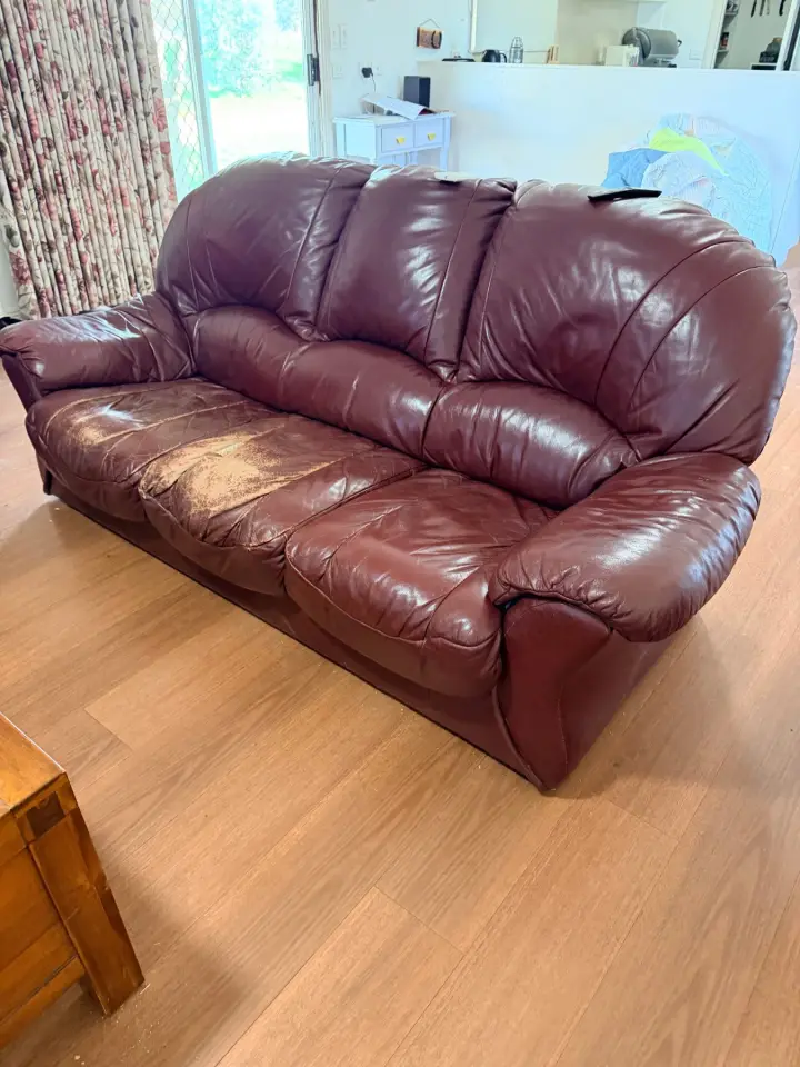 3 piece Leather lounge suite