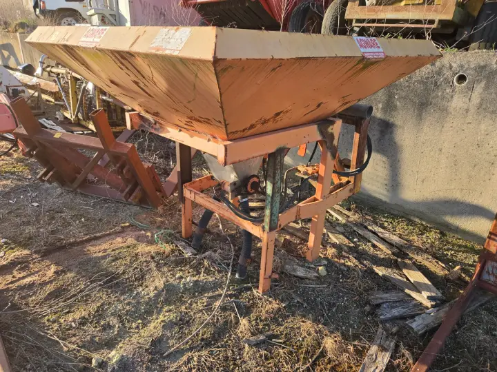 Hyd. drive Horticultural Fert. Applicator