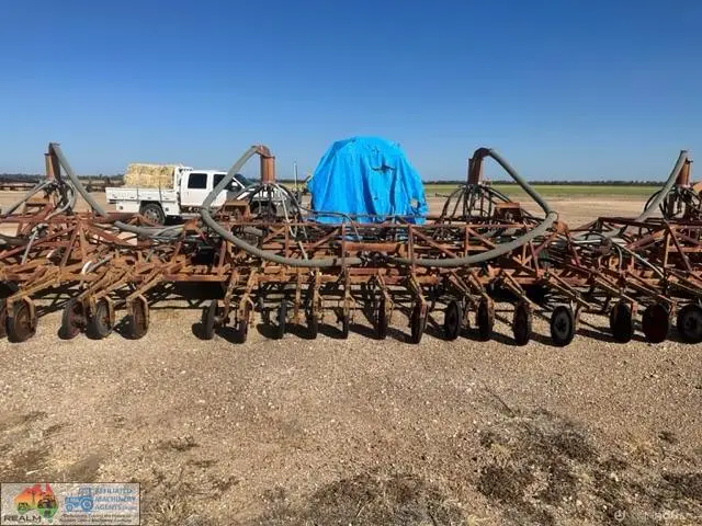 T 220 - Gyral Seeder zero till - 54 f -