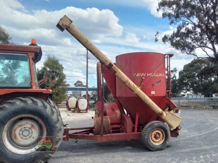 New Holland 351 Hammer Mill