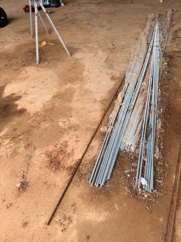 Approx. 30 x 3.6m x 10mm lengths of threaded rod