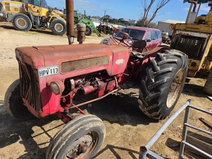 IH McCormack B414 Tractor