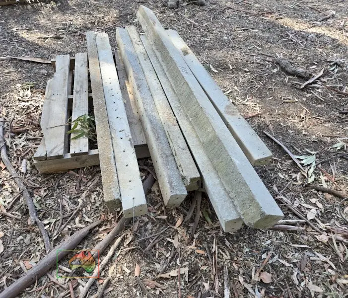 8x Concrete Fence Posts