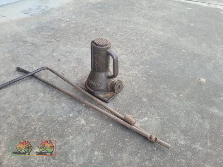 Original Screw Jack with Handle
