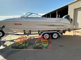 Hanes Signature 6.4 fiberglass runabout bowrider ski boat.